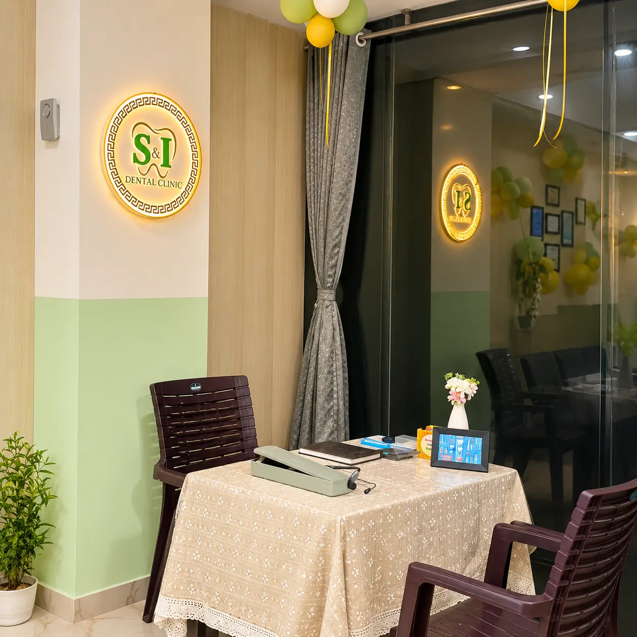 Reception and welcoming area at S & I Dental Clinic
